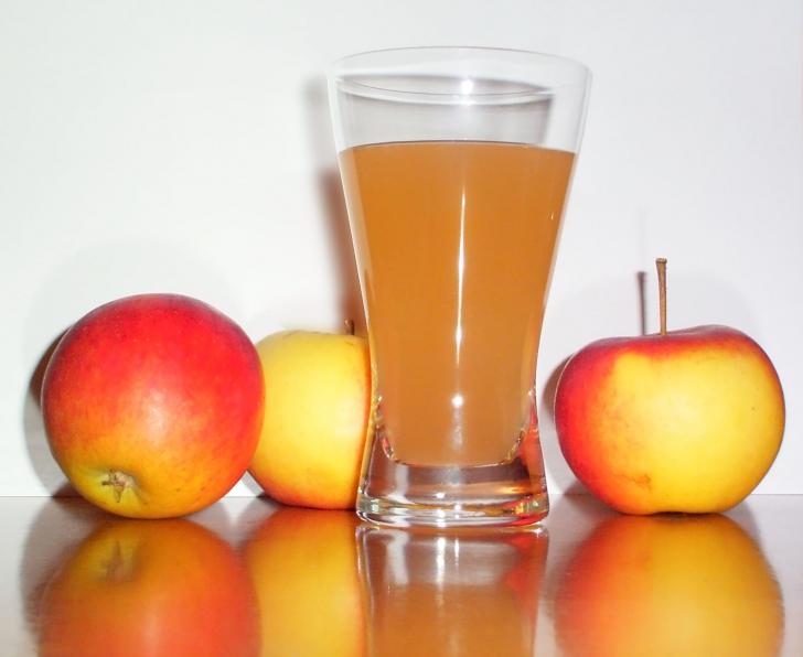 Apple cider vinegar has advantages as well as disadvantages 