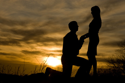 marriage prosoal for girl in sunset