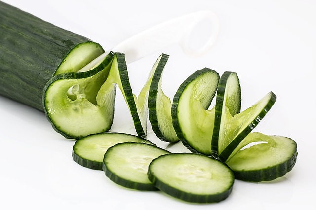 sliced cucumber